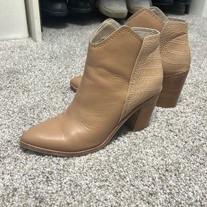 Dolce Vita Rallie boots in Cafe Leather